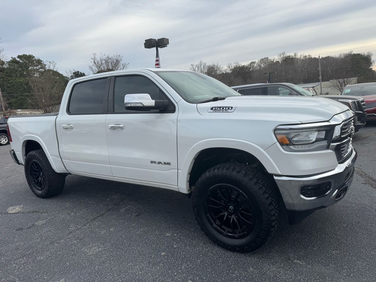 RAM 1500 Laramie 4x4 Crew Cab 5'7" Box 2019