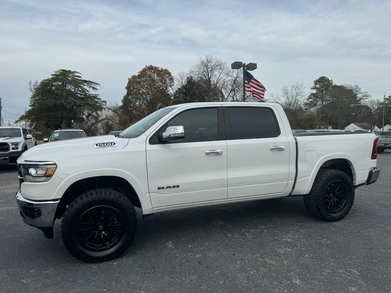 RAM 1500 Laramie 4x4 Crew Cab 5'7" Box 2019