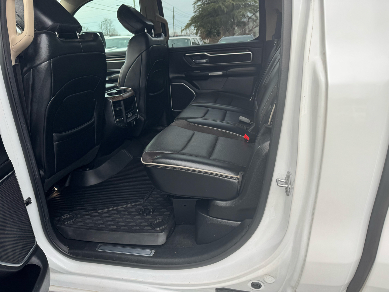 RAM 1500 Laramie 4x4 Crew Cab 5'7" Box 2019