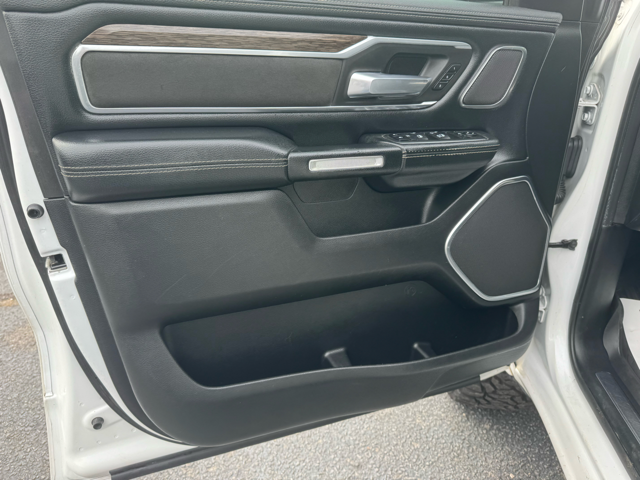 RAM 1500 Laramie 4x4 Crew Cab 5'7" Box 2019