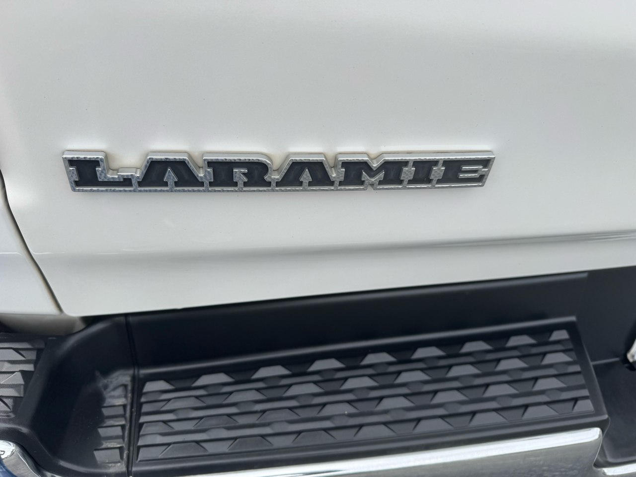 RAM 1500 Laramie 4x4 Crew Cab 5'7" Box 2019