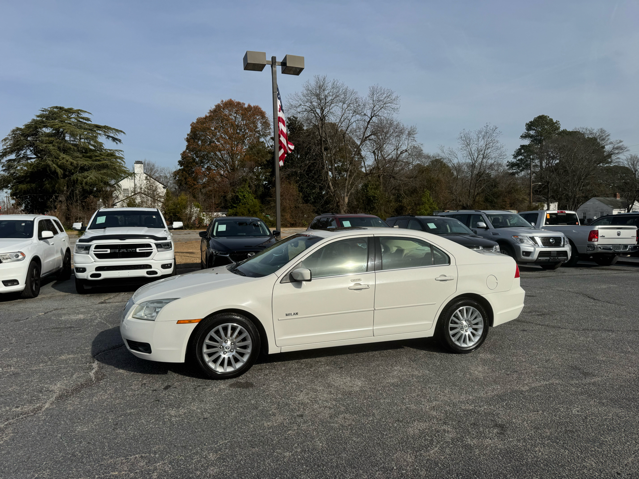 Mercury Milan 4dr Sdn I4 Premier FWD 2008