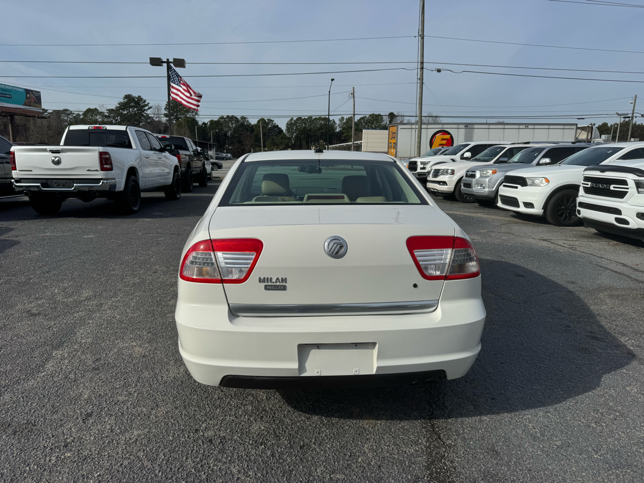 Mercury Milan 4dr Sdn I4 Premier FWD 2008