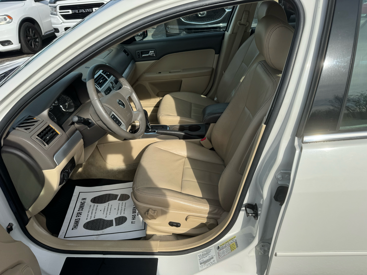 Mercury Milan 4dr Sdn I4 Premier FWD 2008