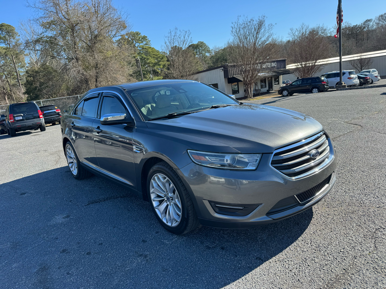 Ford Taurus Limited FWD 2017