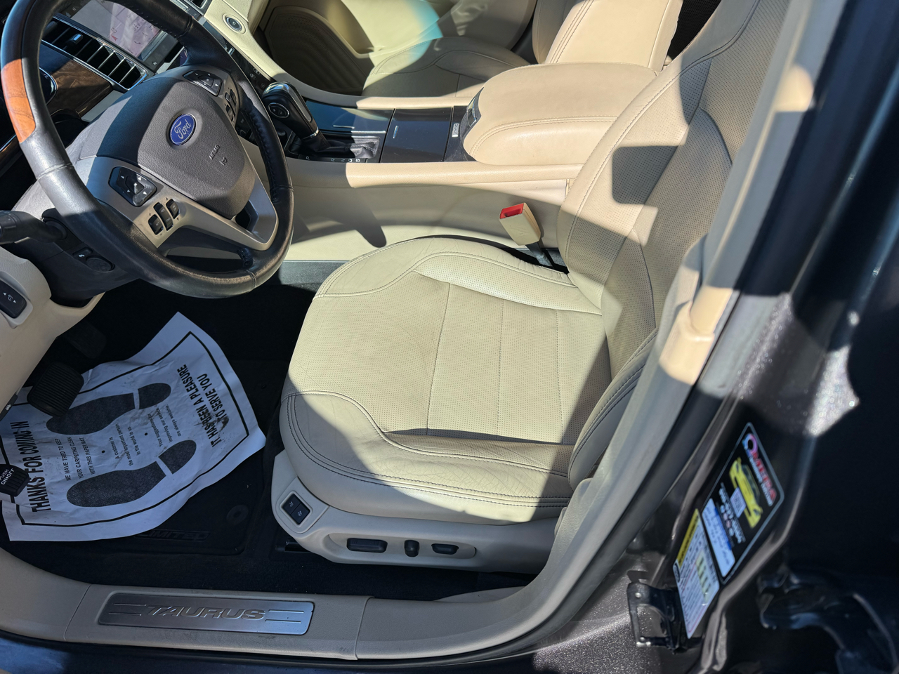 Ford Taurus Limited FWD 2017