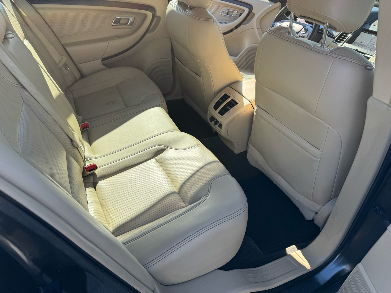 Ford Taurus Limited FWD 2017