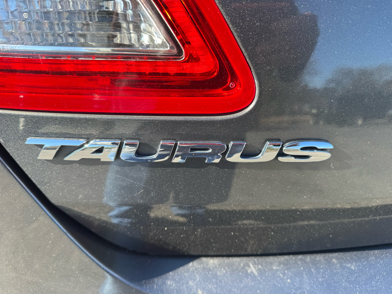 Ford Taurus Limited FWD 2017