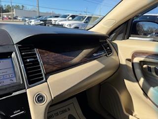 Ford Taurus Limited FWD 2017