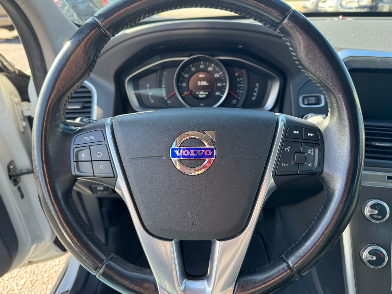 Volvo XC60 2015.5 FWD 4dr T5 Drive-E 2015