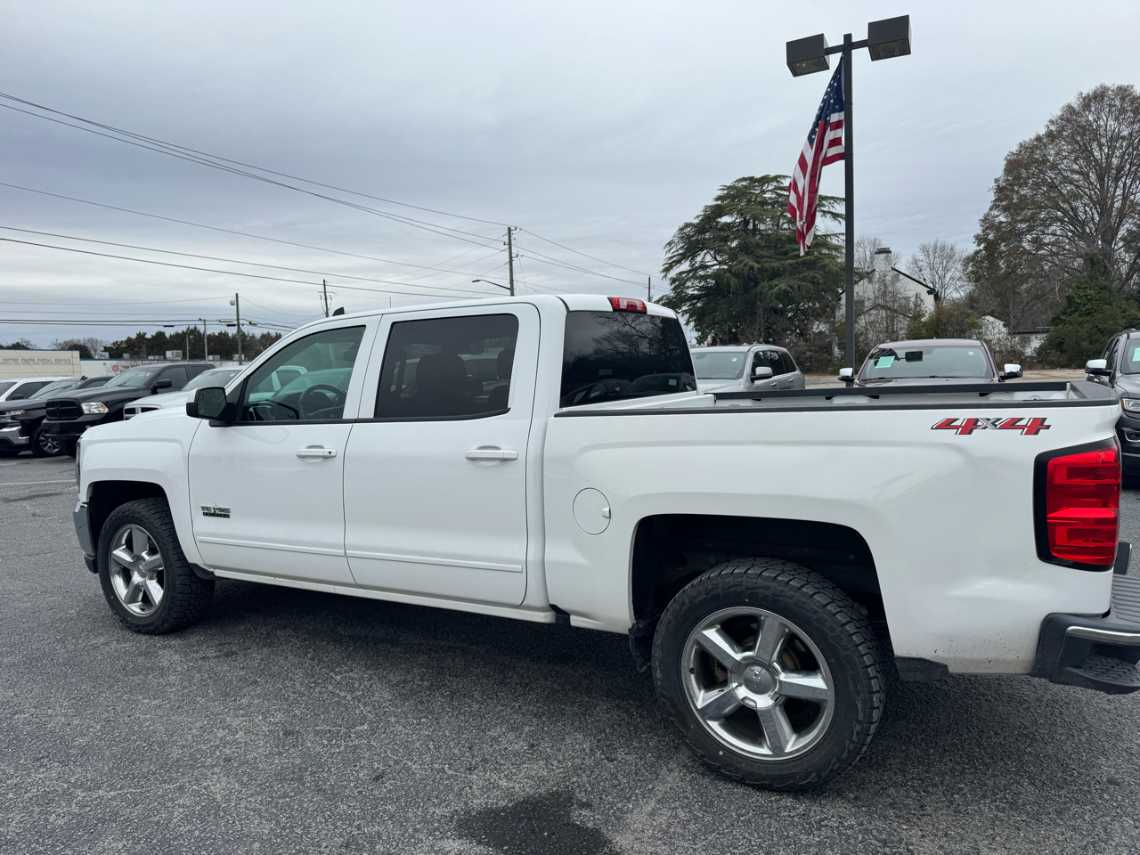 Chevrolet Silverado 1500 4WD Crew Cab 143.5" LT w/1LT 2018