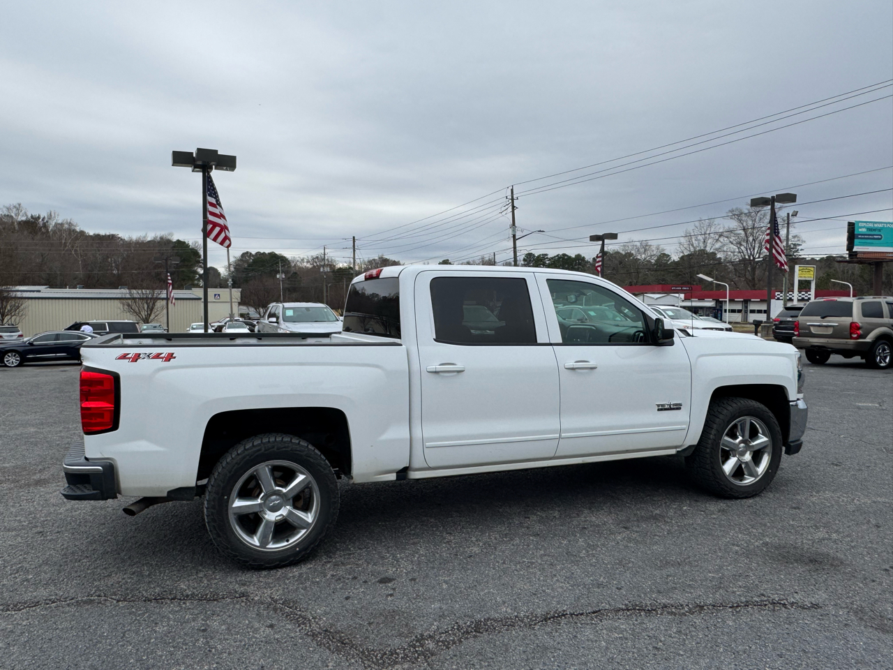 Chevrolet Silverado 1500 4WD Crew Cab 143.5" LT w/1LT 2018