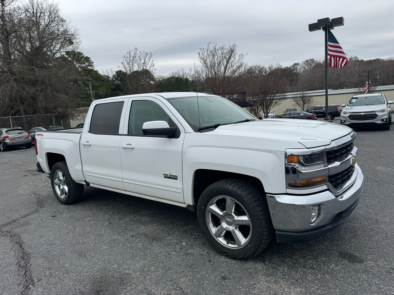 Chevrolet Silverado 1500 4WD Crew Cab 143.5" LT w/1LT 2018