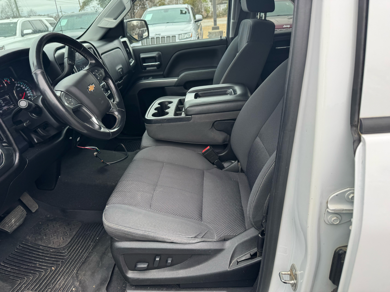 Chevrolet Silverado 1500 4WD Crew Cab 143.5" LT w/1LT 2018