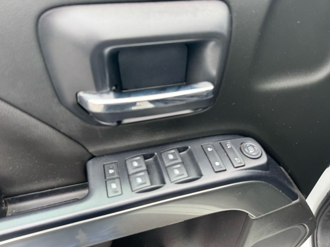 Chevrolet Silverado 1500 4WD Crew Cab 143.5" LT w/1LT 2018