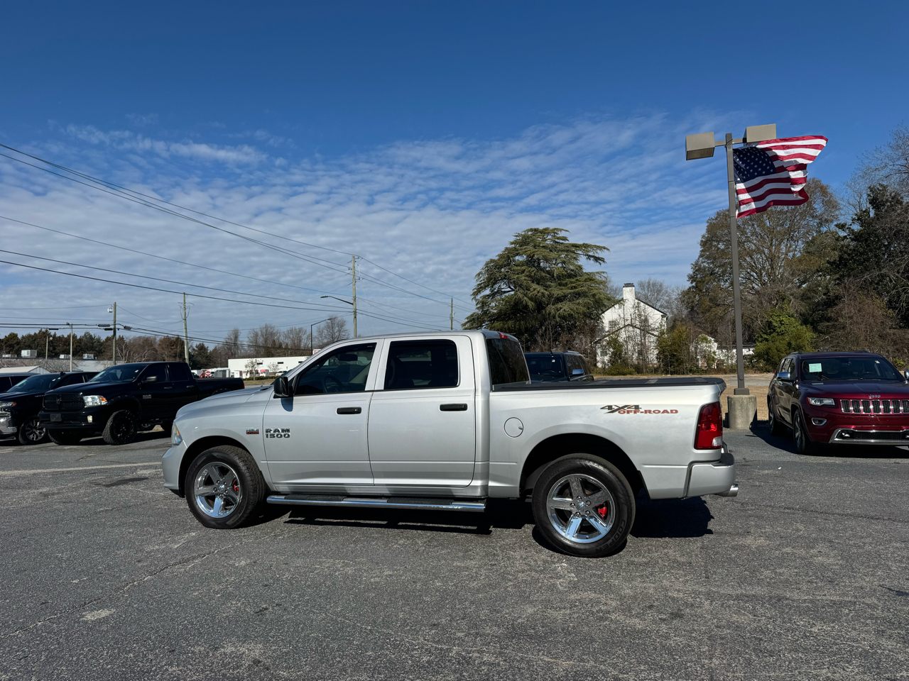 RAM 1500 4WD Crew Cab 140.5" Express 2013