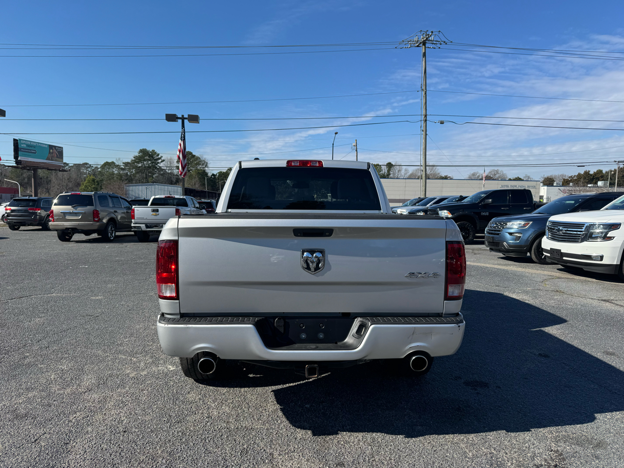 RAM 1500 4WD Crew Cab 140.5" Express 2013