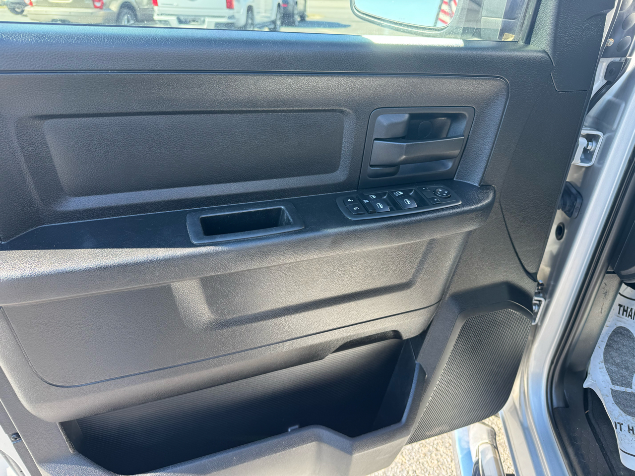 RAM 1500 4WD Crew Cab 140.5" Express 2013