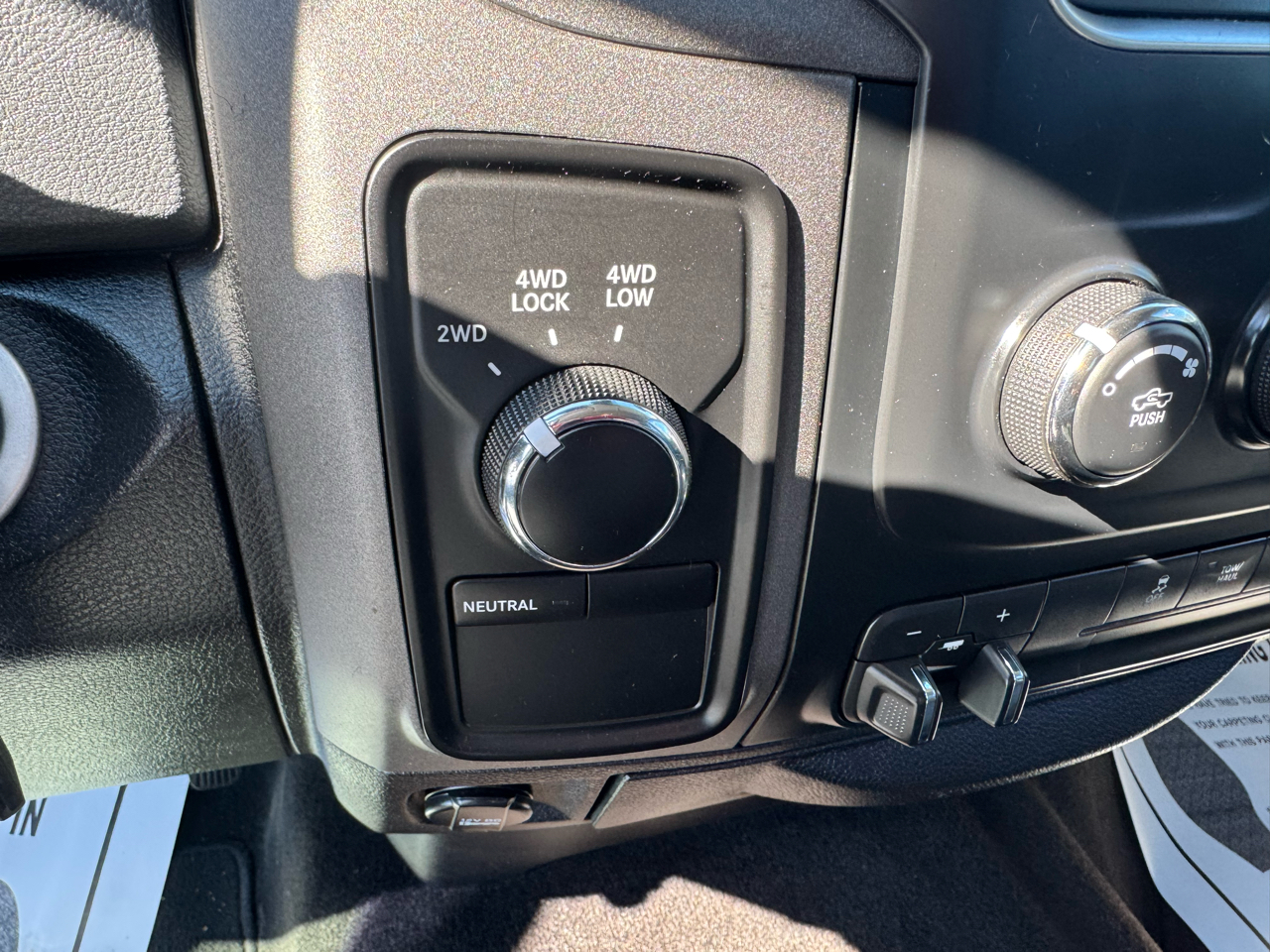 RAM 1500 4WD Crew Cab 140.5" Express 2013