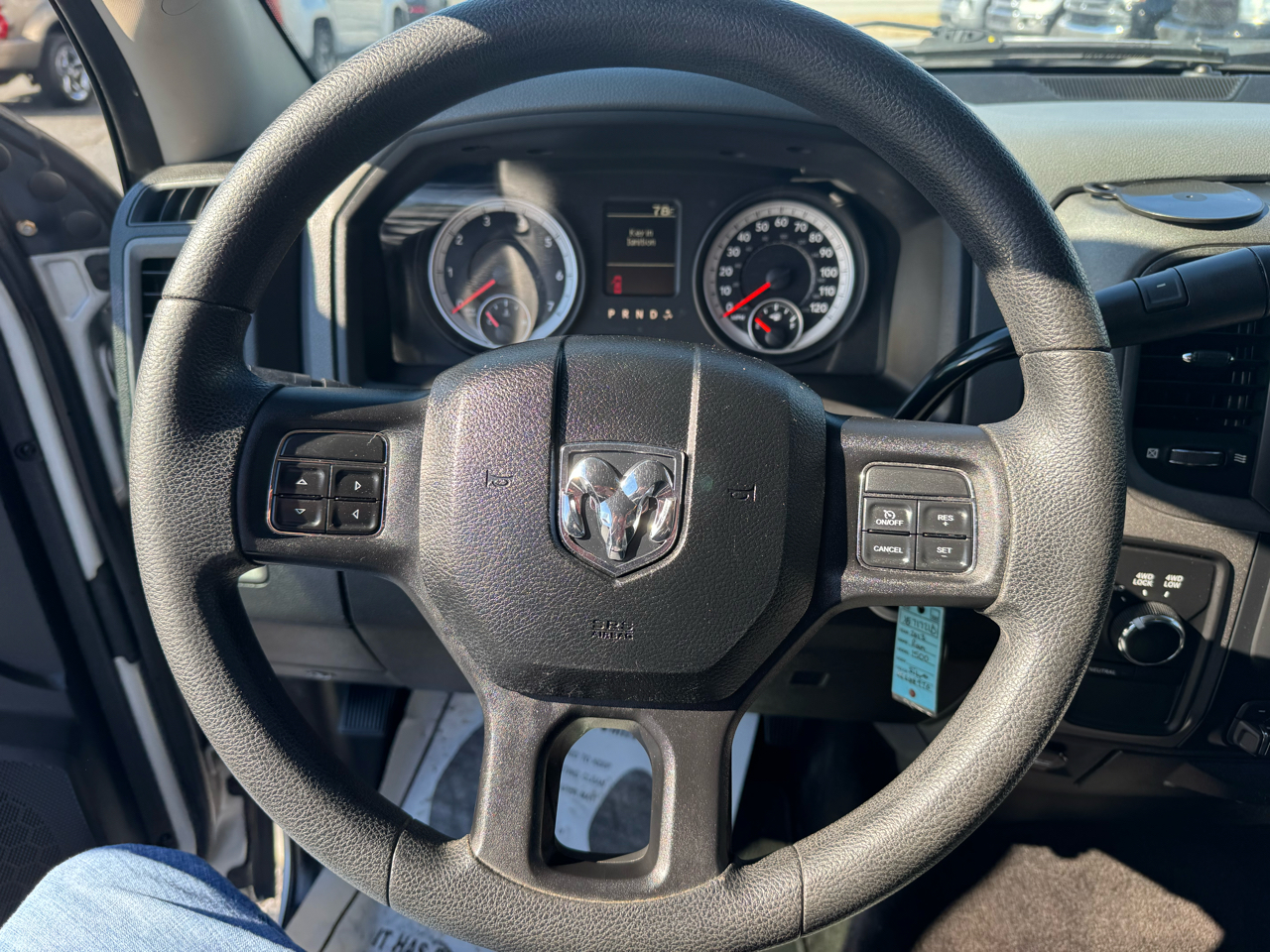 RAM 1500 4WD Crew Cab 140.5" Express 2013