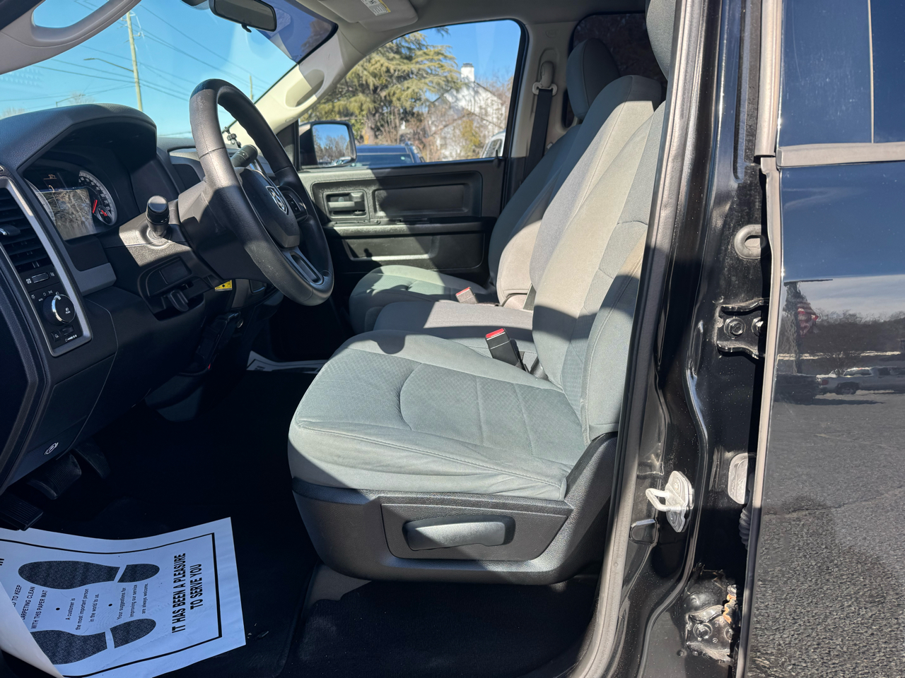 RAM 1500 4WD Quad Cab 140.5" Express 2013