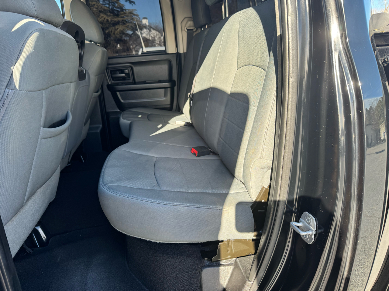 RAM 1500 4WD Quad Cab 140.5" Express 2013