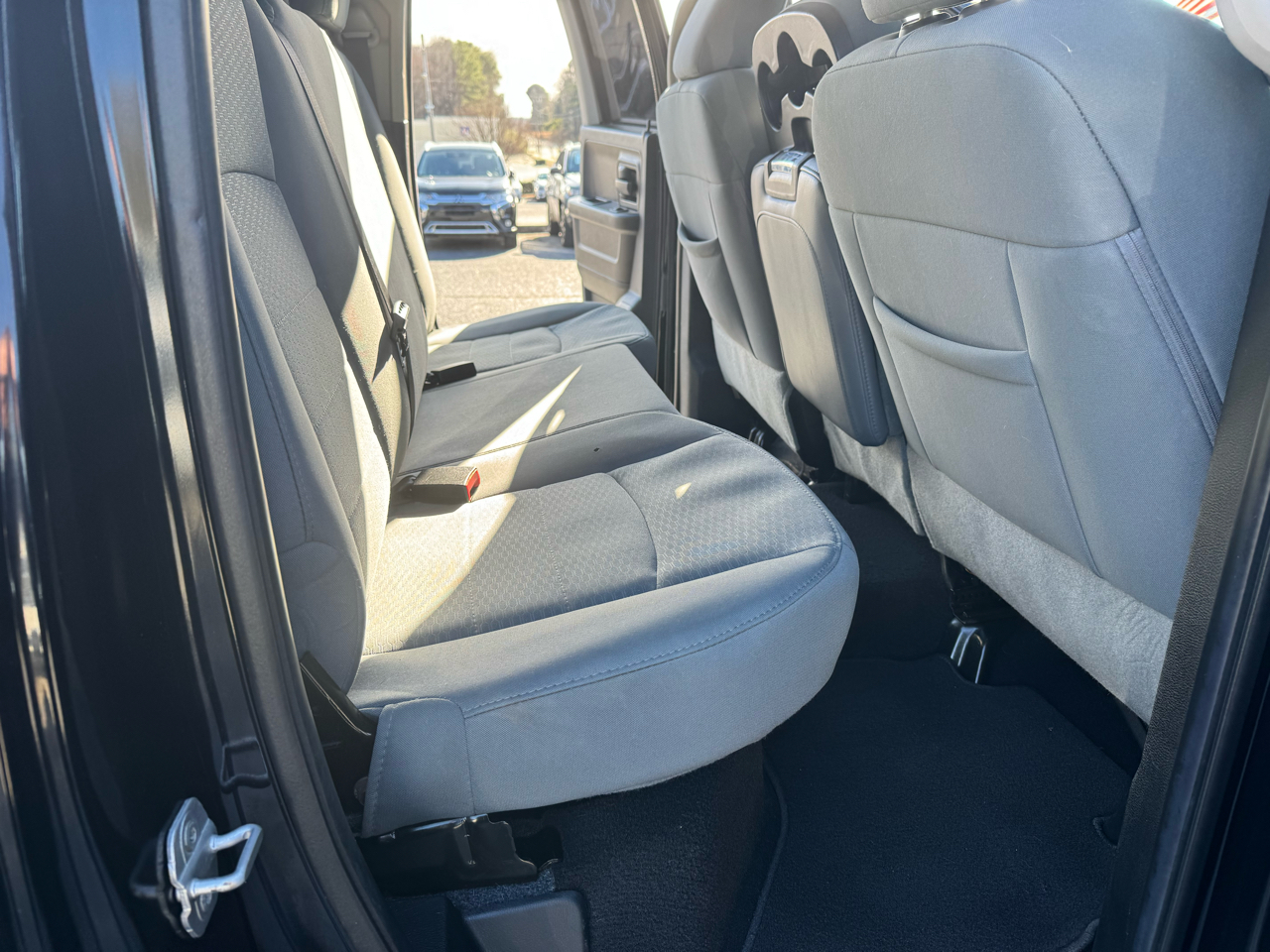 RAM 1500 4WD Quad Cab 140.5" Express 2013