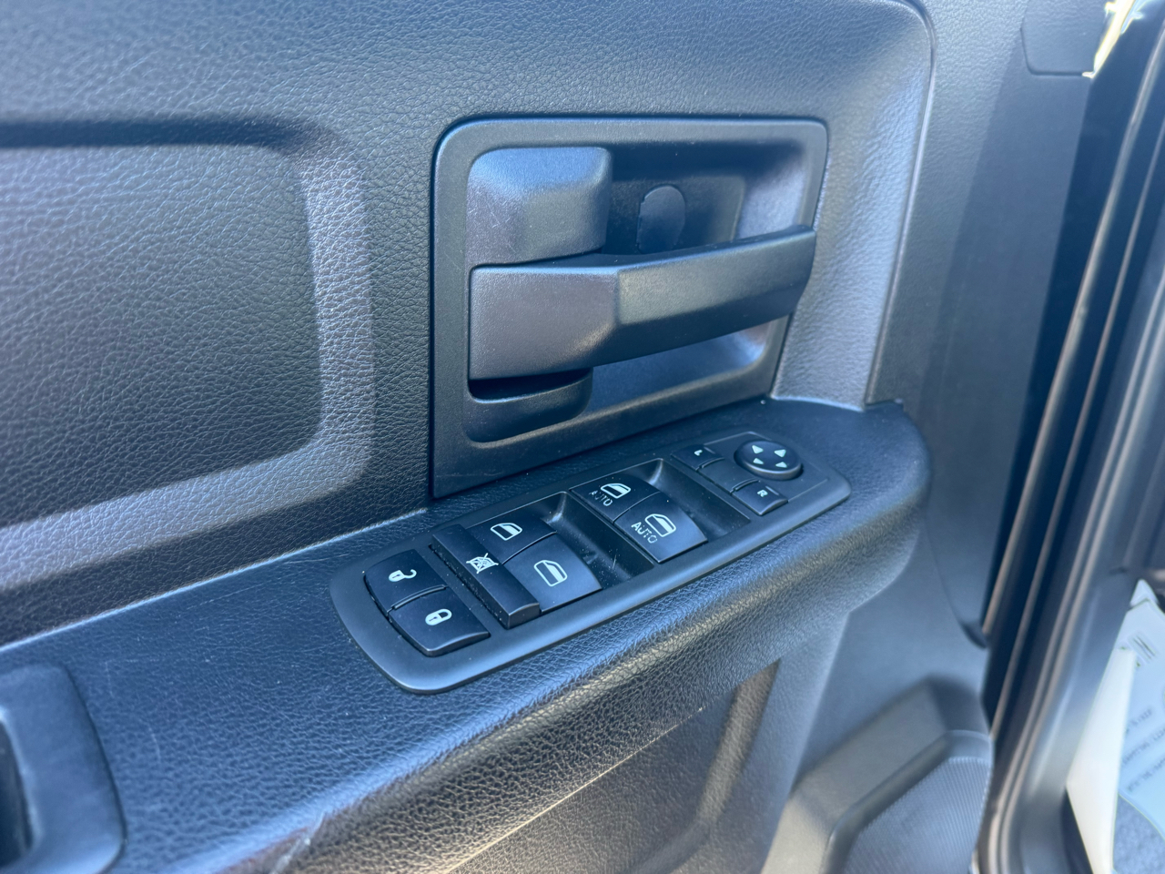 RAM 1500 4WD Quad Cab 140.5" Express 2013