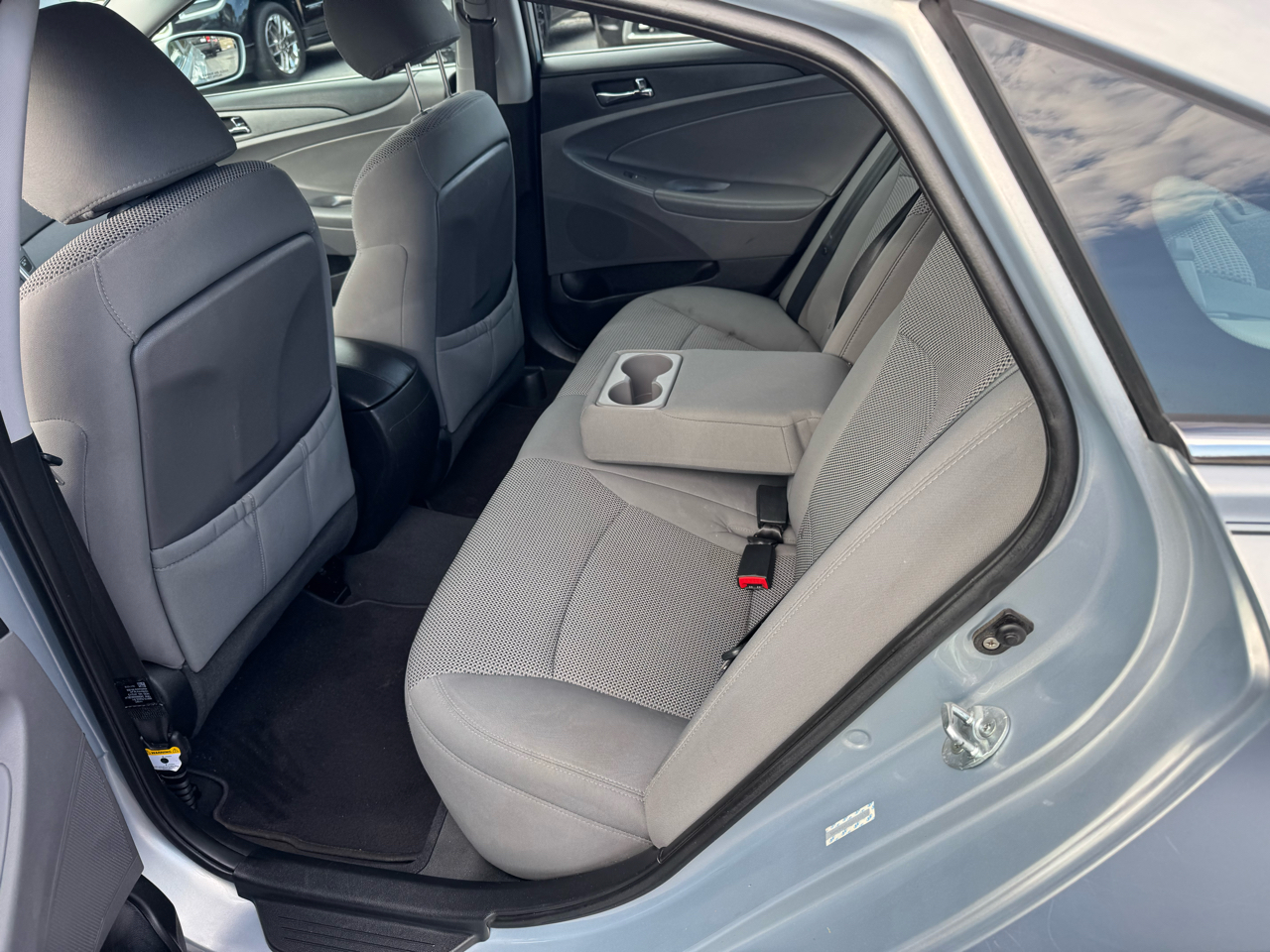 Hyundai Sonata 4dr Sdn 2.4L Auto GLS 2011