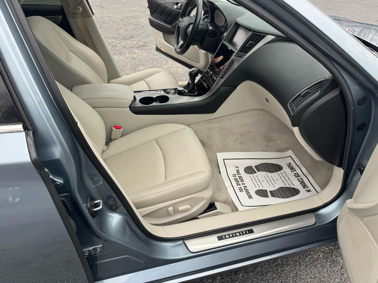 Infiniti Q50 4dr Sdn 2.0t Premium RWD 2016