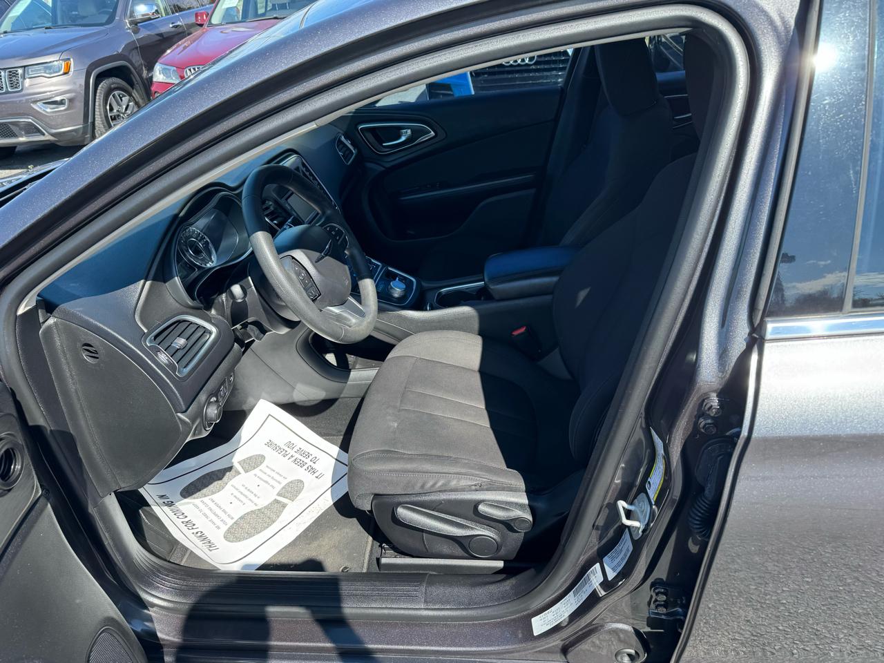 Chrysler 200 4dr Sdn Limited FWD 2015