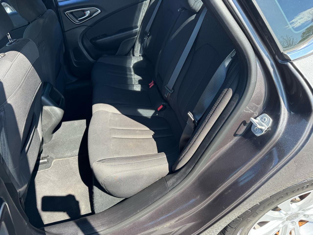 Chrysler 200 4dr Sdn Limited FWD 2015