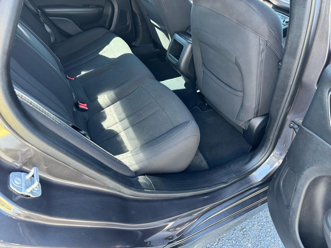 Chrysler 200 4dr Sdn Limited FWD 2015