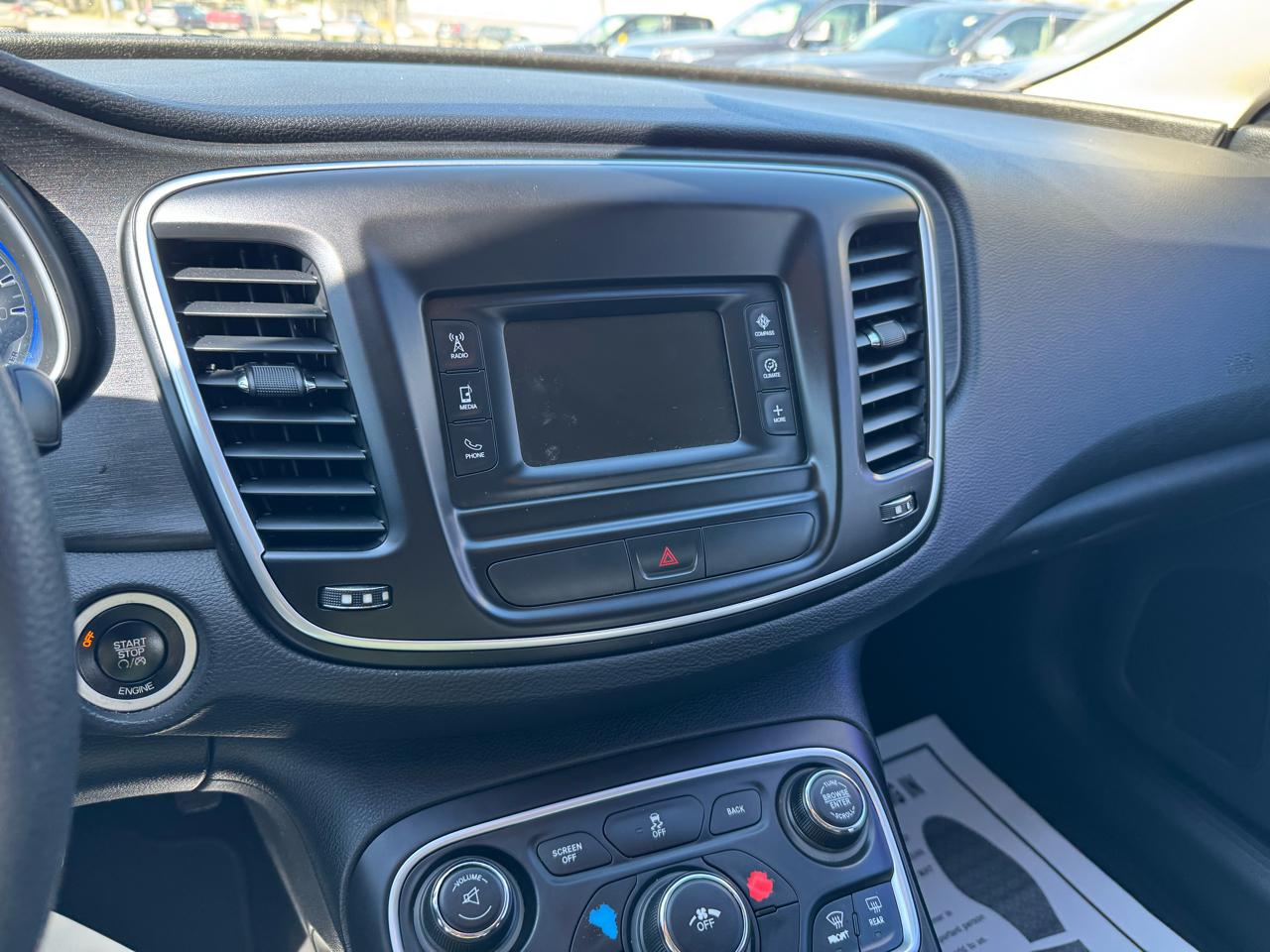 Chrysler 200 4dr Sdn Limited FWD 2015