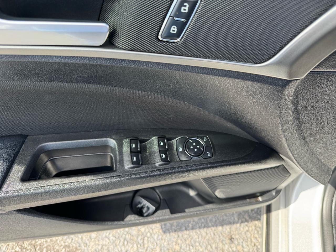 Ford Fusion SE FWD 2018