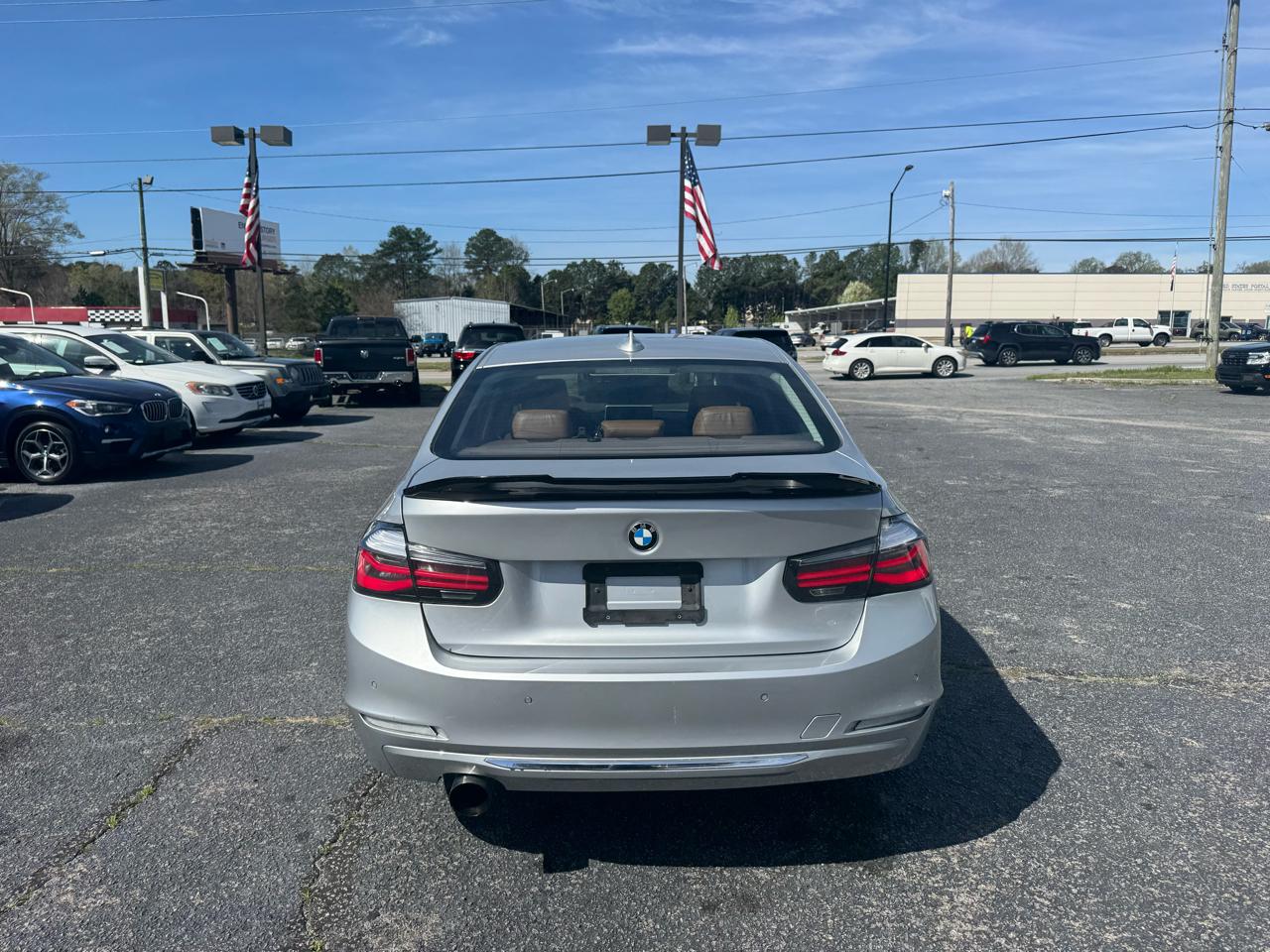 BMW 3 Series 4dr Sdn 328i RWD 2012