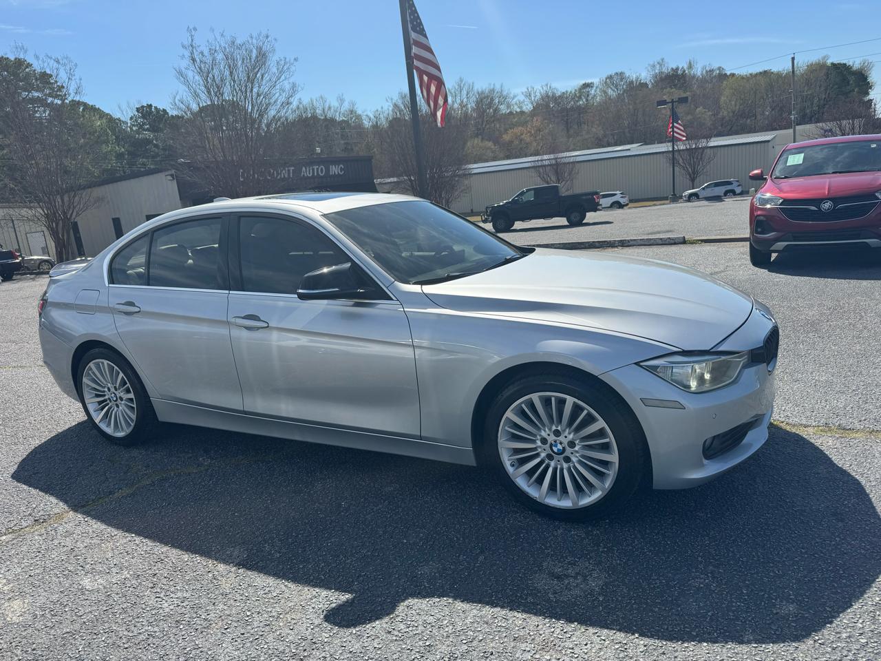 BMW 3 Series 4dr Sdn 328i RWD 2012