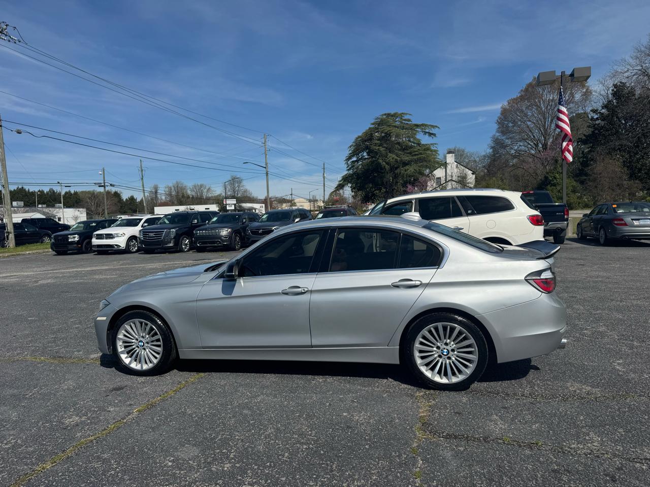 BMW 3 Series 4dr Sdn 328i RWD 2012