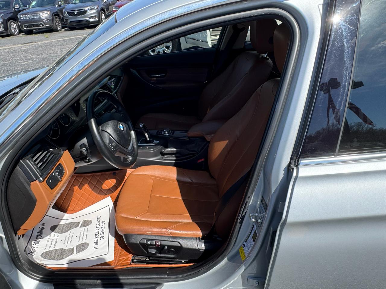 BMW 3 Series 4dr Sdn 328i RWD 2012