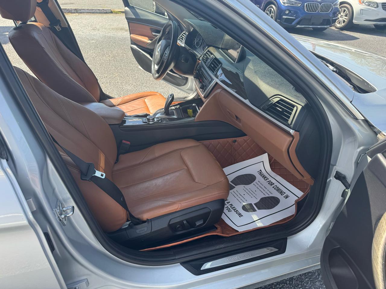 BMW 3 Series 4dr Sdn 328i RWD 2012