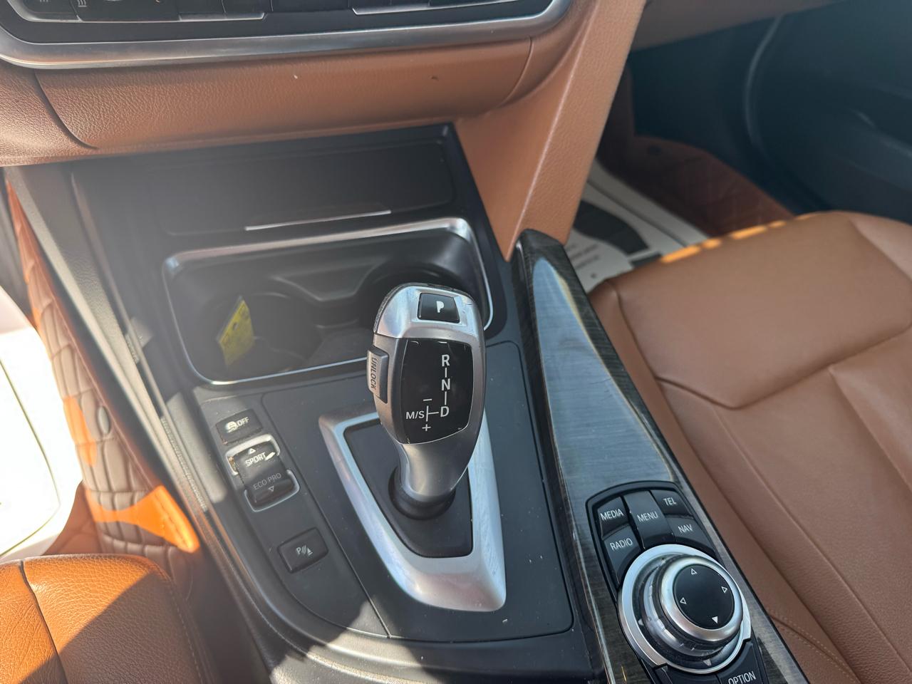 BMW 3 Series 4dr Sdn 328i RWD 2012