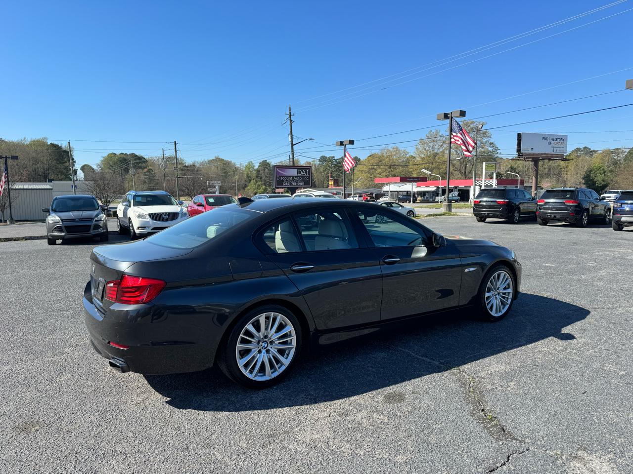 BMW 5 Series 4dr Sdn 550i RWD 2012