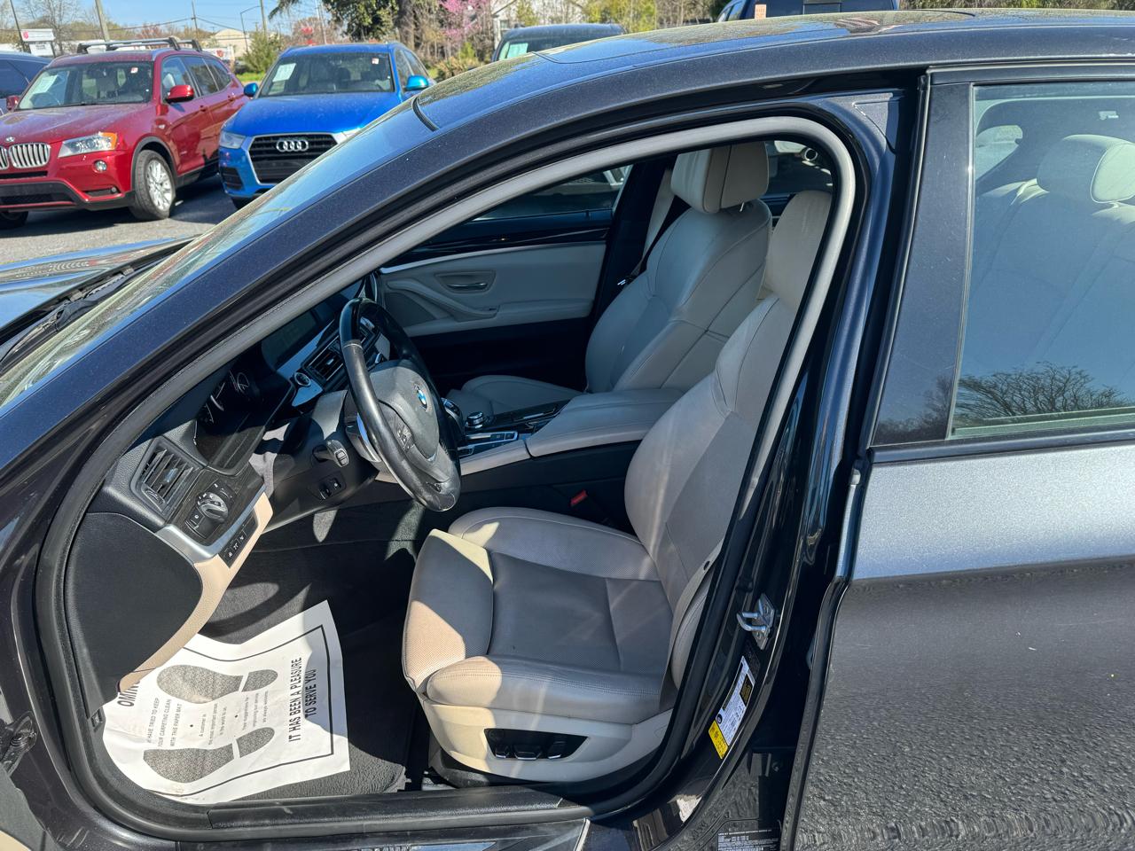 BMW 5 Series 4dr Sdn 550i RWD 2012