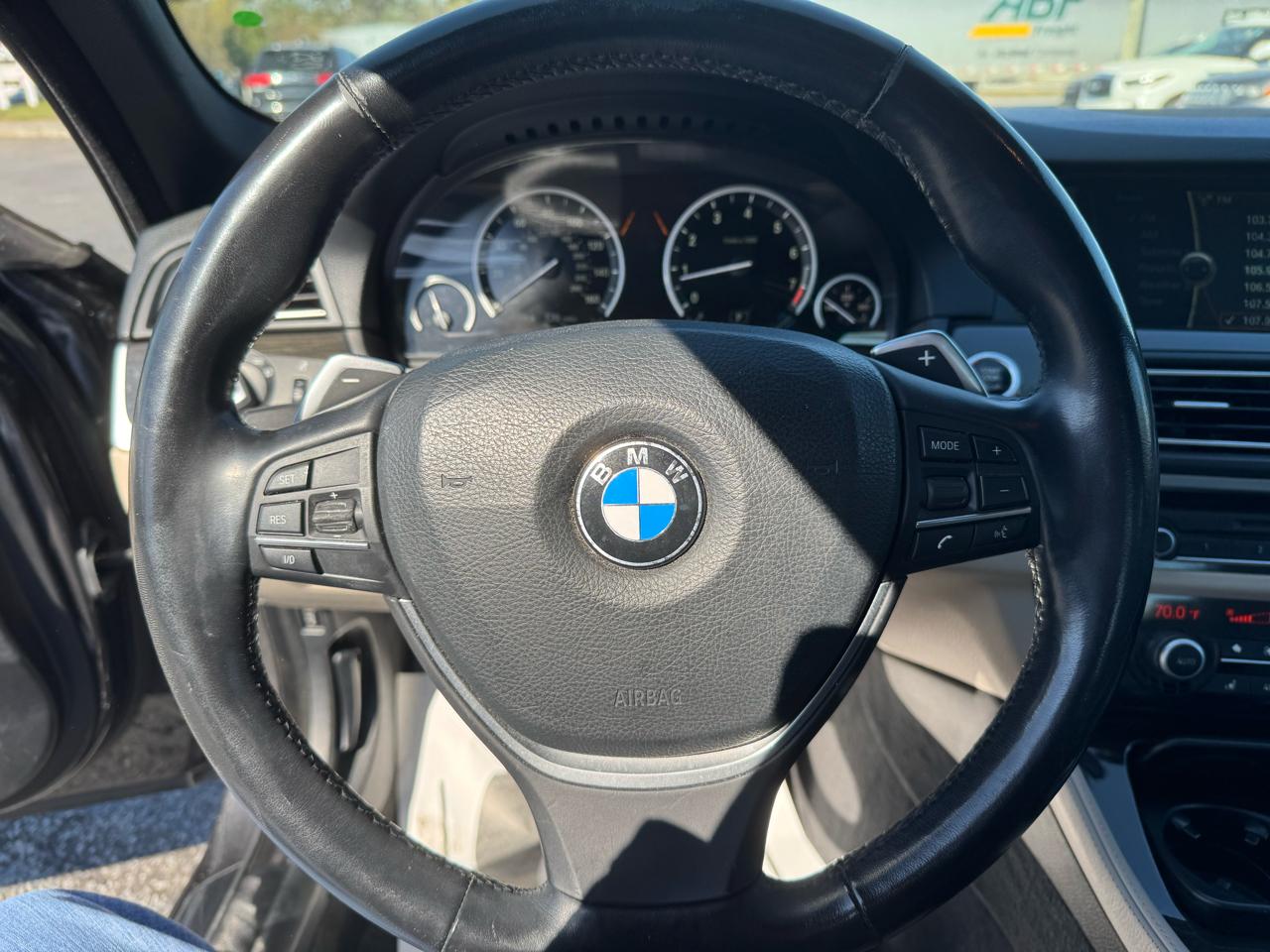 BMW 5 Series 4dr Sdn 550i RWD 2012