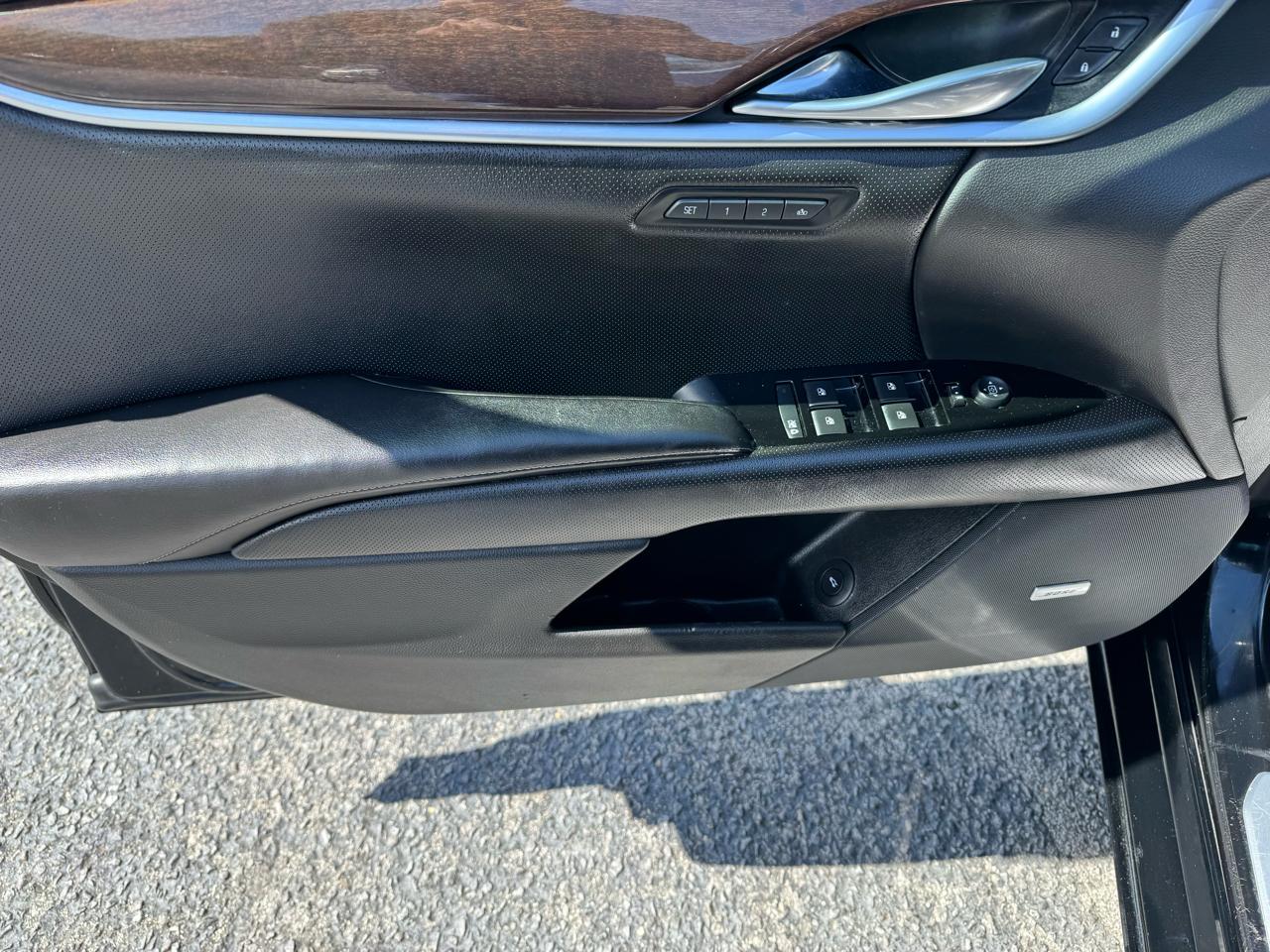 Cadillac XTS 4dr Sdn Premium FWD 2014