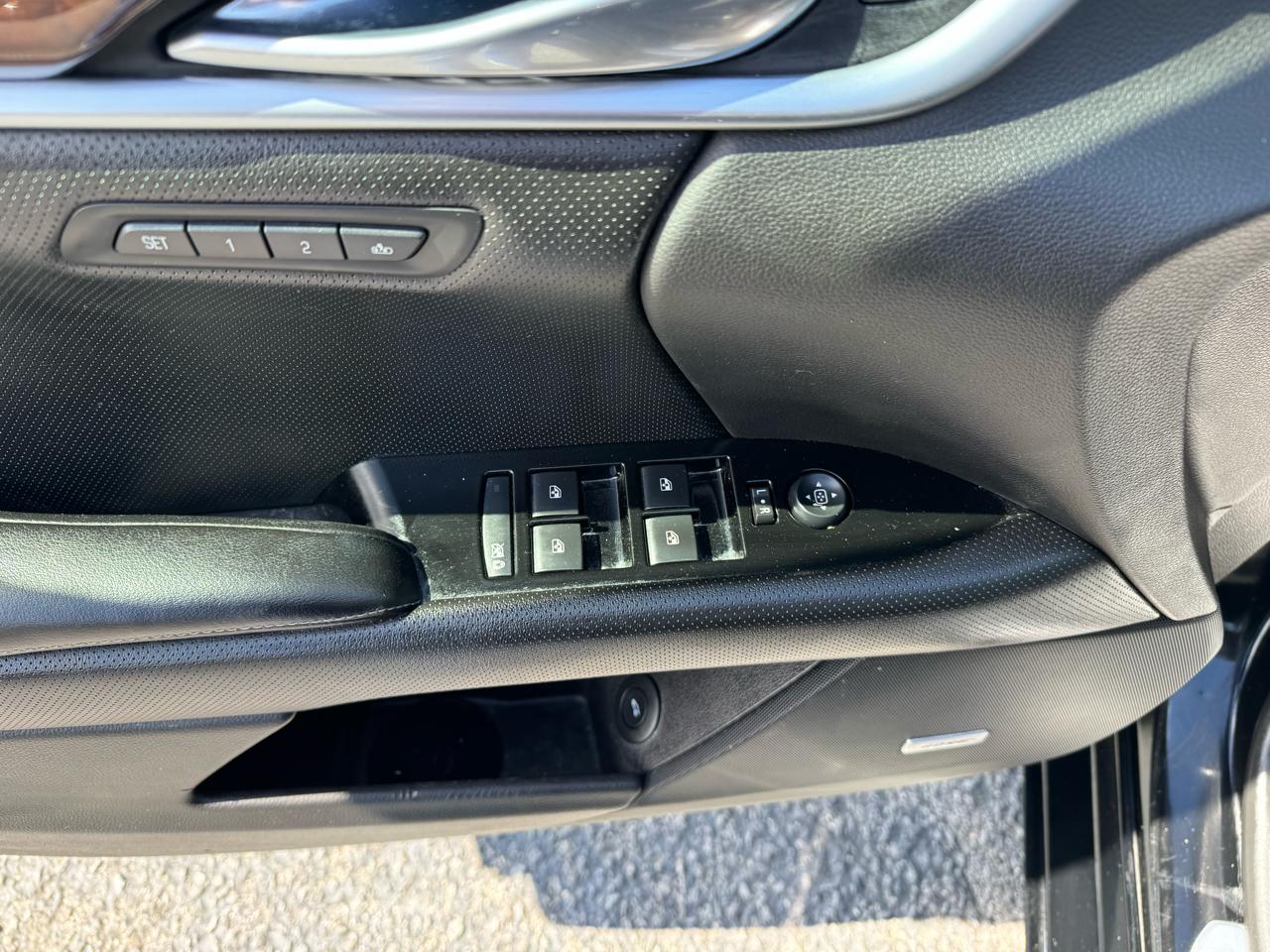 Cadillac XTS 4dr Sdn Premium FWD 2014