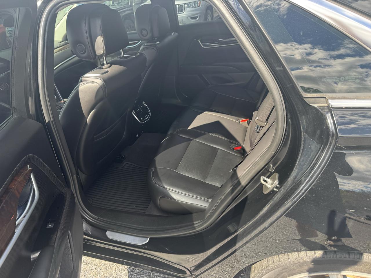 Cadillac XTS 4dr Sdn Premium FWD 2014