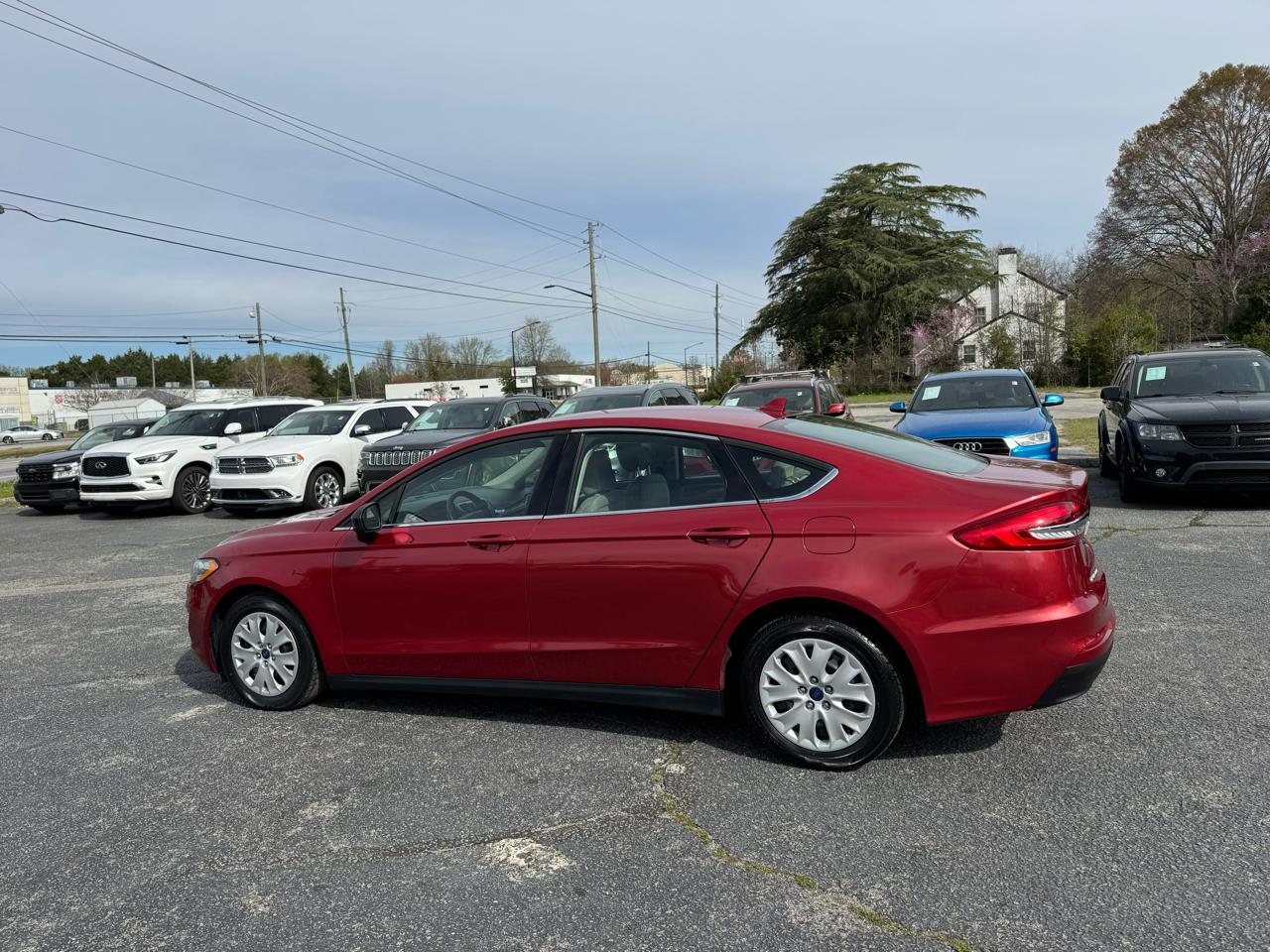 Ford Fusion S FWD 2020