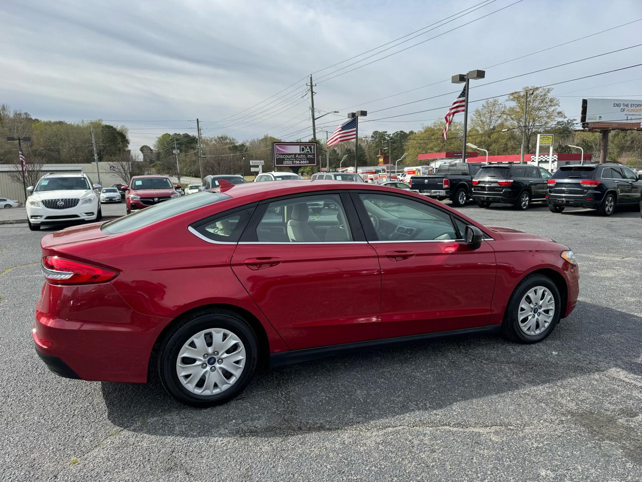 Ford Fusion S FWD 2020