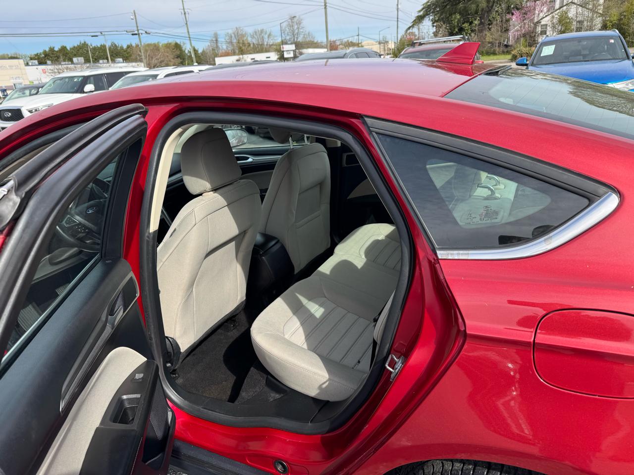 Ford Fusion S FWD 2020